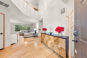 9625 122nd Ln NE in Kirkland, WA - Building Photo - Building Photo