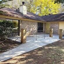 1233 Shannon Way SW in Marietta, GA - Building Photo - Building Photo