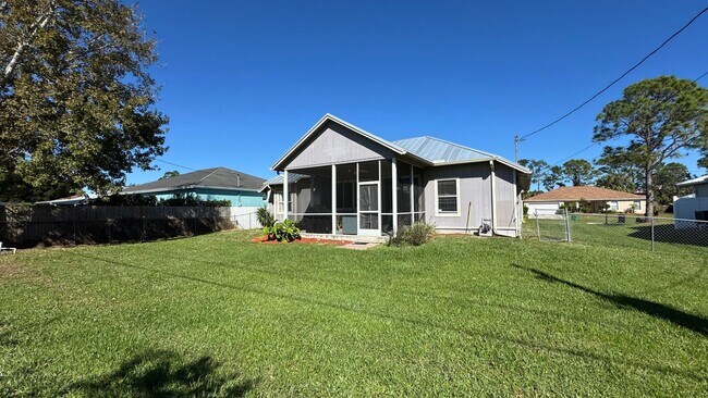 2144 SW Vista Rd in Port St. Lucie, FL - Building Photo - Building Photo
