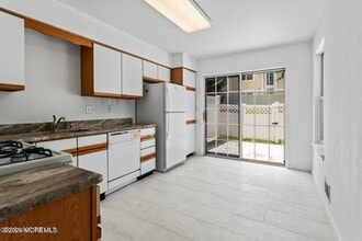 39 Meadow Ln in Holmdel, NJ - Building Photo - Building Photo