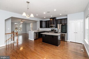 5525 Peanuts Ln in Waldorf, MD - Building Photo