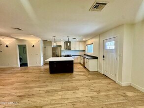 1241 E Cambridge Ave in Phoenix, AZ - Building Photo - Building Photo