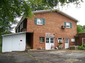 721 N Main St in Dobson, NC - Building Photo - Building Photo