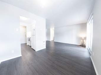 Pinegrove Apartments in Waterloo, ON - Building Photo - Building Photo