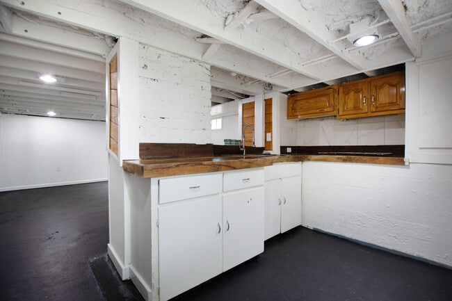 1713 E Main St, Unit Basement Apartment in Chattanooga, TN - Building Photo - Building Photo