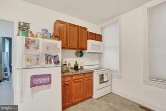 56 S Pershing Ave, Unit A in York, PA - Building Photo - Building Photo