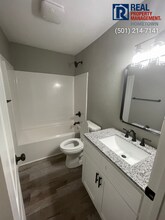523 E Main St in Cabot, AR - Foto de edificio - Building Photo