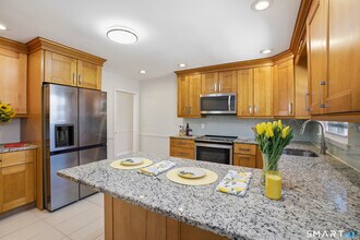 24 Congress St in Stamford, CT - Building Photo - Building Photo