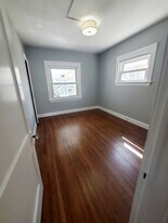 1280 Warren Rd, Unit Upper