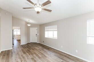 1027 Overture Dr in Las Vegas, NV - Building Photo - Building Photo