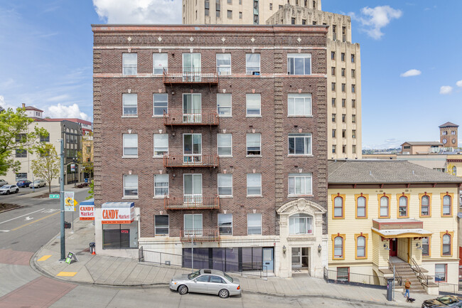 Rialto Apartments in Tacoma, WA - Building Photo - Building Photo