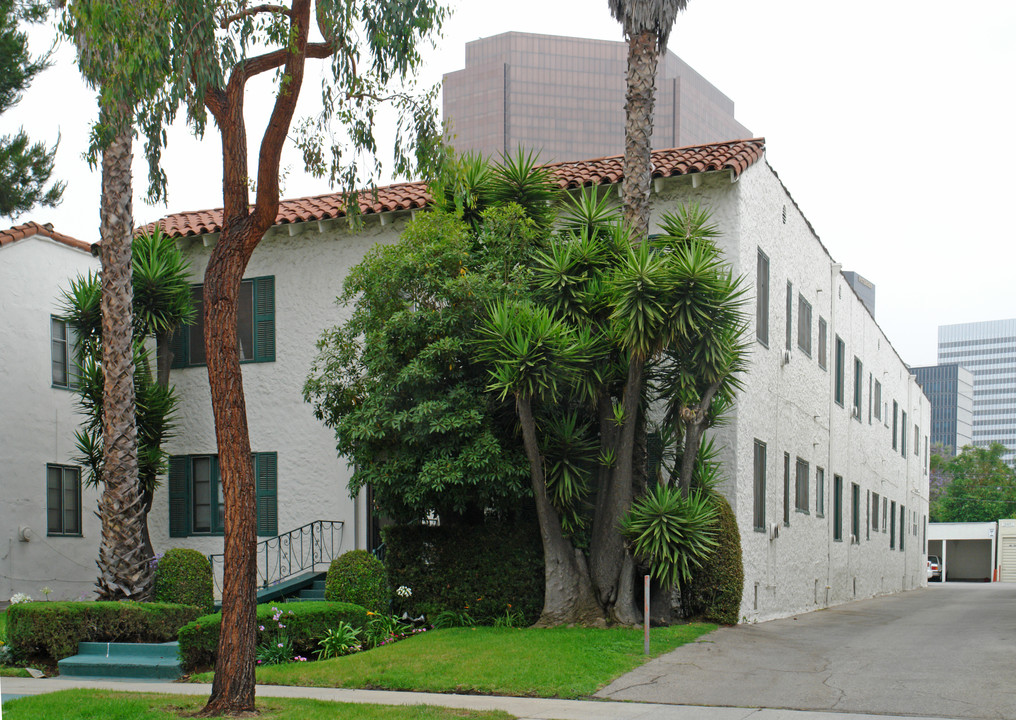 226-228 S Tower Dr in Beverly Hills, CA - Building Photo