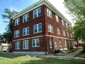 Bethel Apartments in Newton, KS - Building Photo - Building Photo