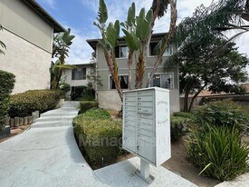 2002 Missouri St in San Diego, CA - Building Photo