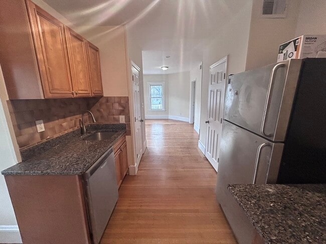 8 Oak Square Ave, Unit #1