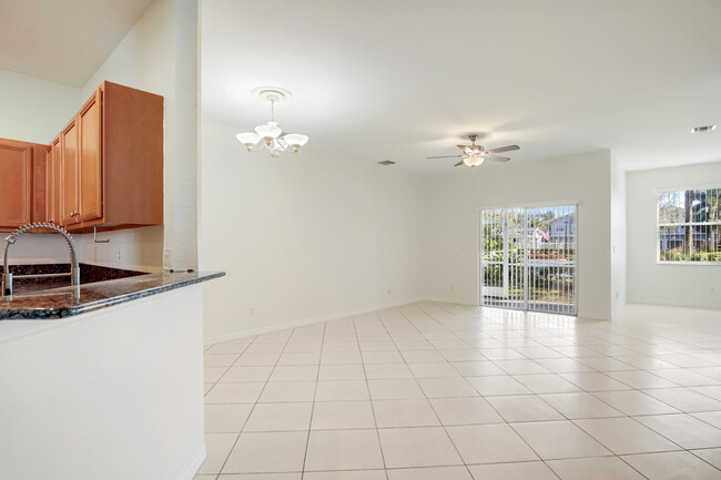 3103 Grandiflora Dr in Greenacres, FL - Building Photo - Building Photo