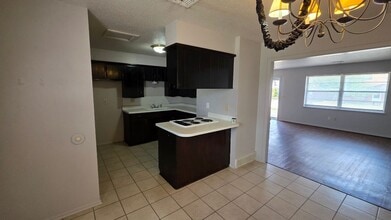 2610 Elwood Dr in Edmond, OK - Building Photo - Building Photo