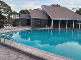 5933 Windhover Dr in Orlando, FL - Building Photo