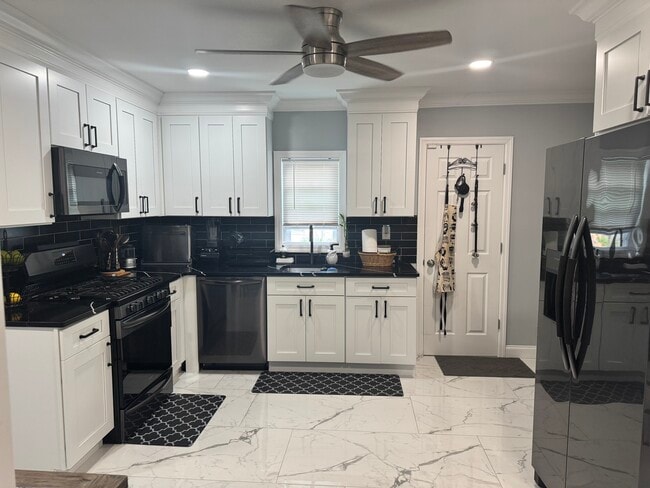 110 Broadway, Unit 1 in Clark, NJ - Building Photo - Building Photo