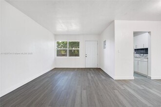 610 NE 123rd St in North Miami, FL - Building Photo - Building Photo