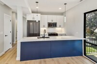 2412 W Belden Ave, Unit 2F in Chicago, IL - Building Photo - Building Photo