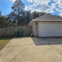 400 Yancey St in Fort Walton Beach, FL - Building Photo