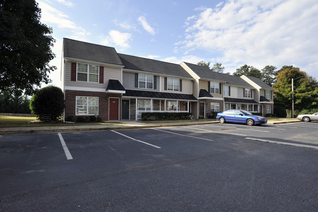 Crowne Ridge Townhomes in Dallas, GA - Building Photo - Building Photo