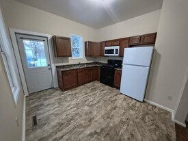 1114 Cumming Ave in Superior, WI - Building Photo