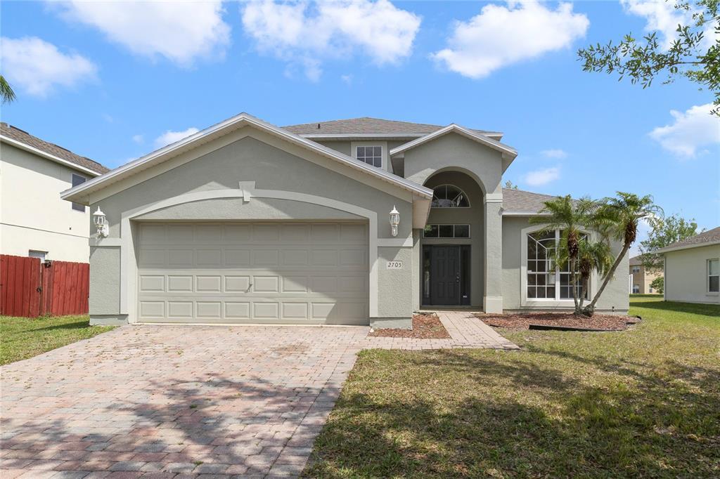 2705 Patrician Cir in Kissimmee, FL - Building Photo