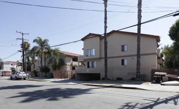 Las Casas Apartments in Anaheim, CA - Building Photo - Building Photo