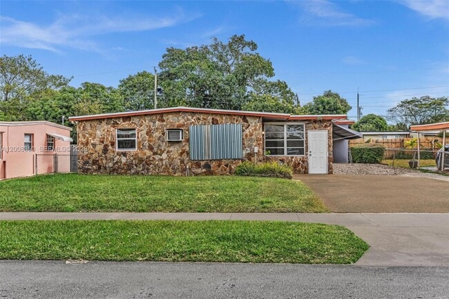 1824 NW 25th Ave in Fort Lauderdale, FL - Building Photo - Building Photo