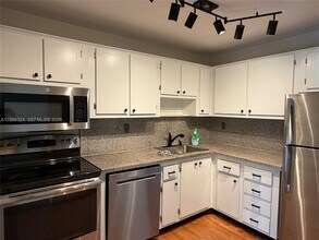 2640 NE 135th St in North Miami, FL - Building Photo - Building Photo