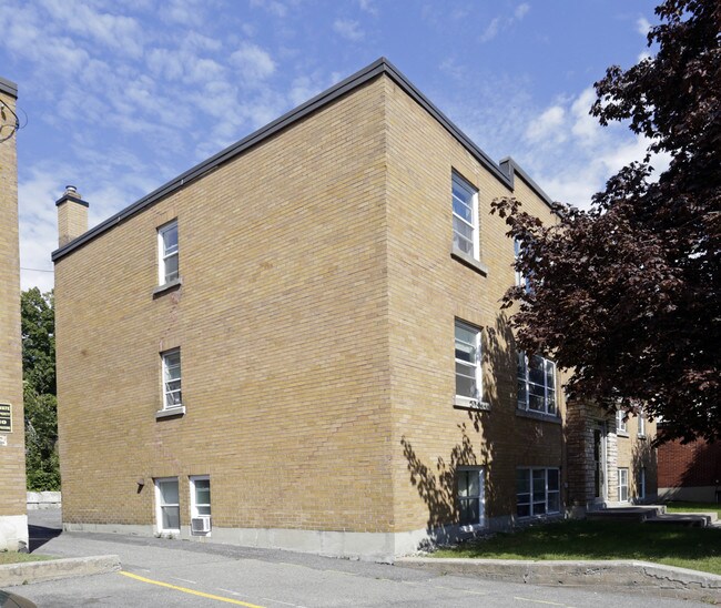 105 Springfield Rd in Ottawa, ON - Building Photo - Building Photo