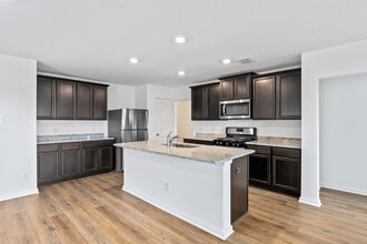 15307 Telfaire Mdws in Von Ormy, TX - Building Photo - Building Photo