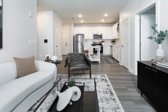 Attain at Bradford Creek in Huntsville, AL - Foto de edificio - Building Photo