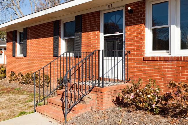 704 Joyner St in Clayton, NC - Building Photo - Building Photo