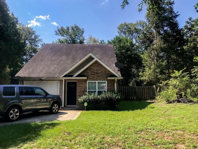 property at 1505 Myrtle Ln