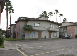 Evergreen Square in McAllen, TX - Foto de edificio - Building Photo