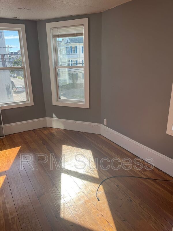219-221 Ashley Blvd in New Bedford, MA - Building Photo - Building Photo