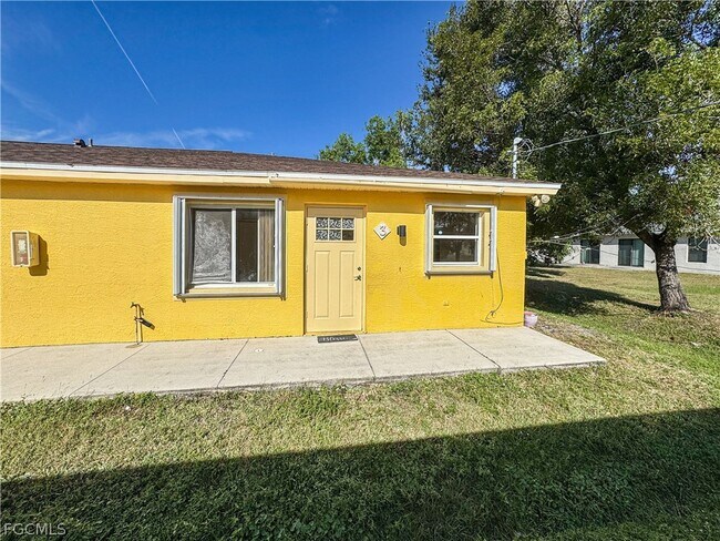 property at 1321 SE 8th Ave