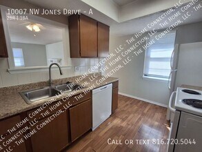 10007 NW Jones Dr in Kansas City, MO - Building Photo - Building Photo