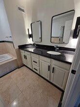 163 Rae Ave, Unit 2 in San Francisco, CA - Foto de edificio - Building Photo