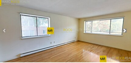 11 Hammond Pond Pky, Unit 203 in Chestnut Hill, MA - Foto de edificio - Building Photo