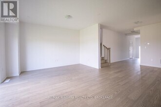 158 Hillcrest Rd in Port Colborne, ON - Building Photo - Building Photo