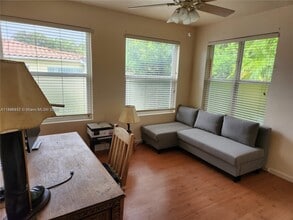 217 Iroquois St in Miami Springs, FL - Building Photo - Building Photo