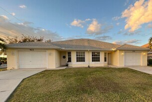419 SW 4th St in Cape Coral, FL - Building Photo