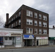 323-325 Newport Ave in Quincy, MA - Building Photo - Building Photo