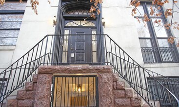 223 Congress St in Brooklyn, NY - Foto de edificio - Building Photo