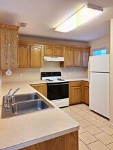 1905 Maria Isabel Dr, Unit B in Weslaco, TX - Foto de edificio - Building Photo