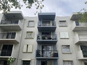 3181 SW 13th St in Miami, FL - Building Photo - Building Photo